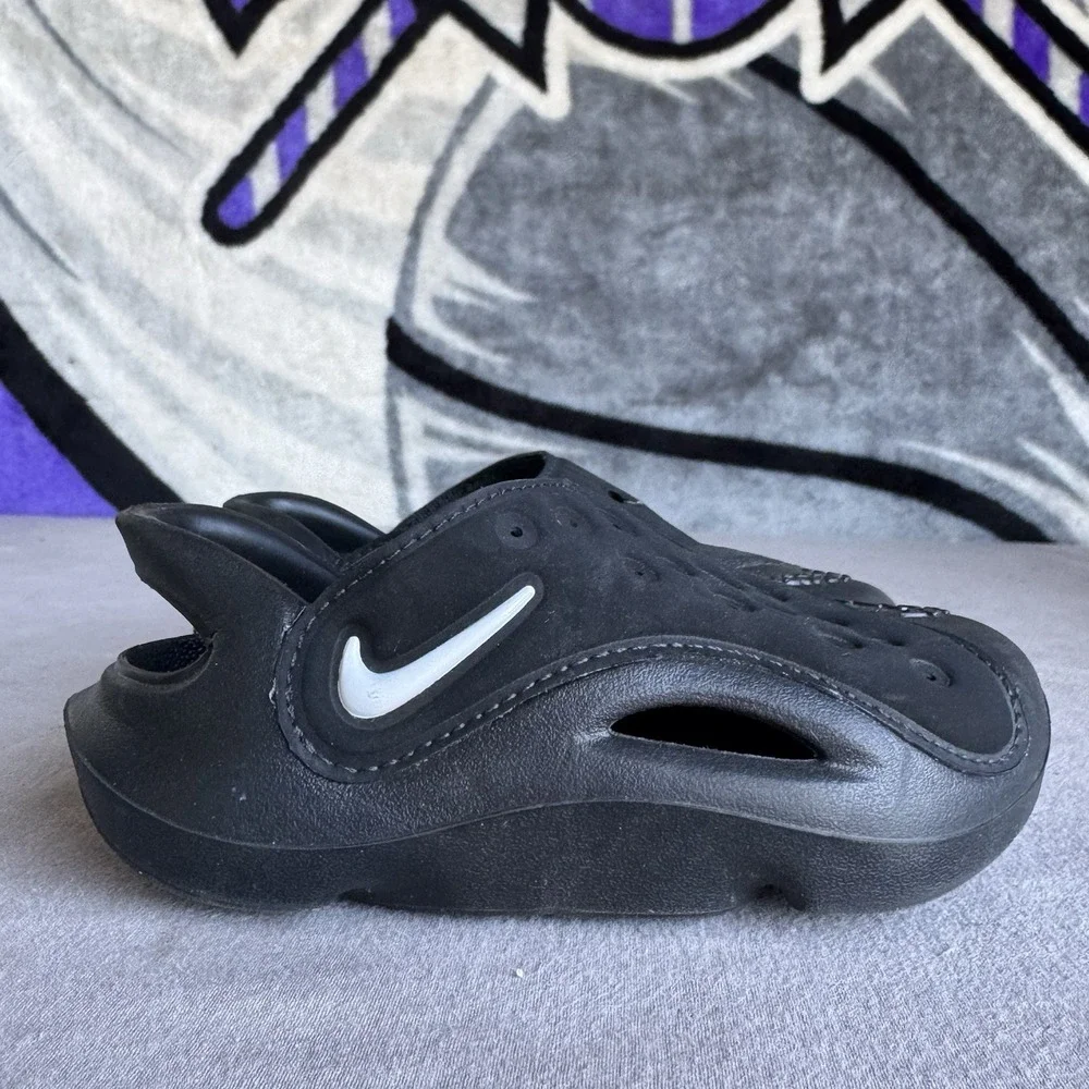 Size 8c - Nike Aqua Swoosh Big Kids Black Water Sandals